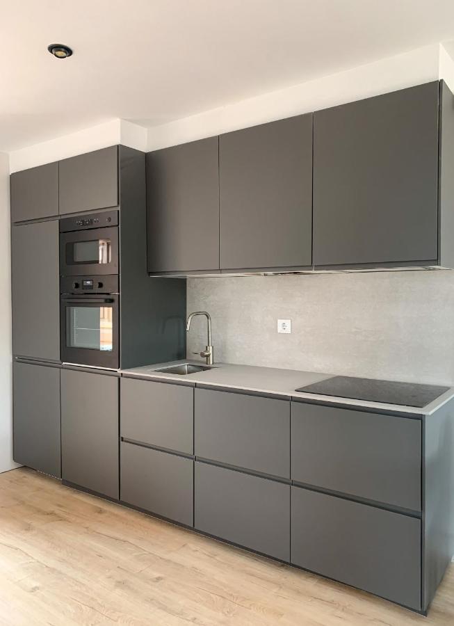 Acogedor Apartamento Con Terraza Y Parking Publico En Comillas Exterior photo