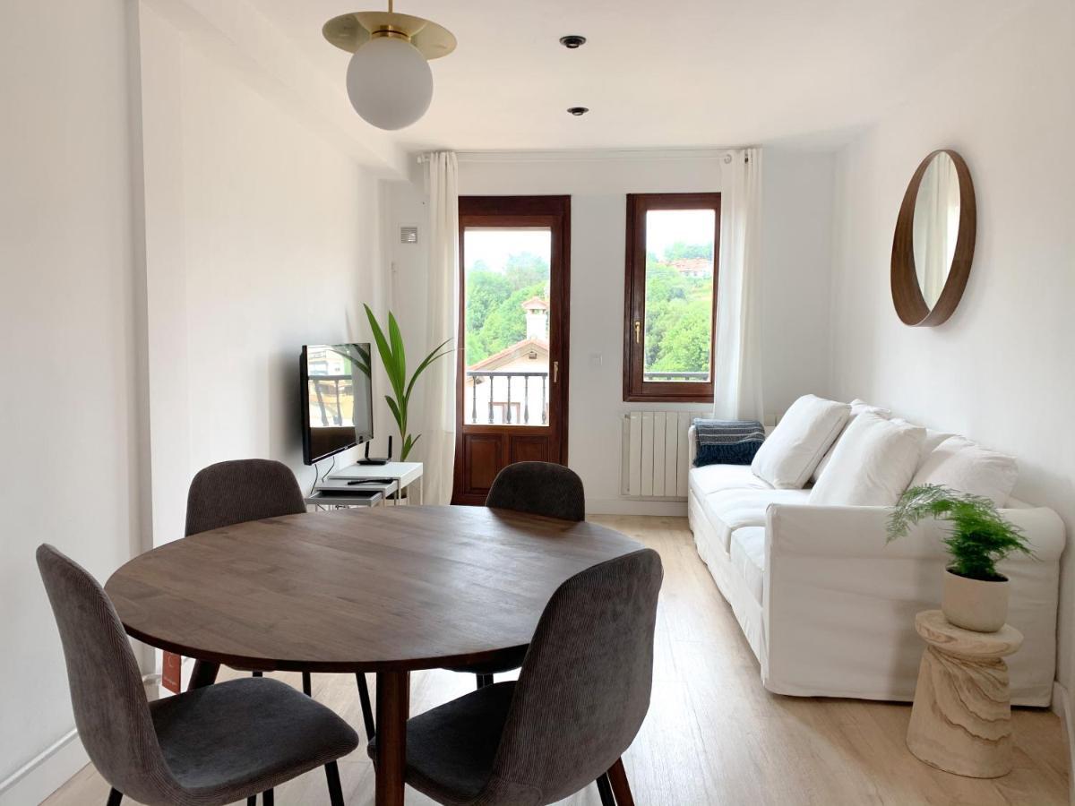 Acogedor Apartamento Con Terraza Y Parking Publico En Comillas Exterior photo